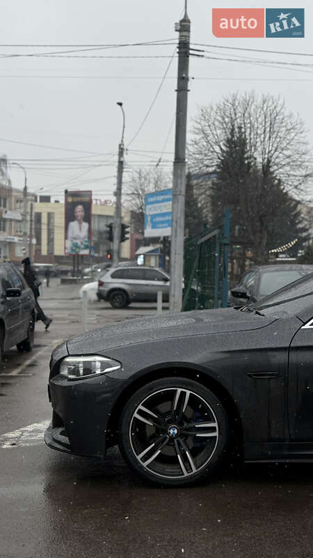 Седан BMW 5 Series 2016 в Рівному