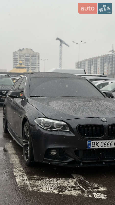 Седан BMW 5 Series 2016 в Рівному