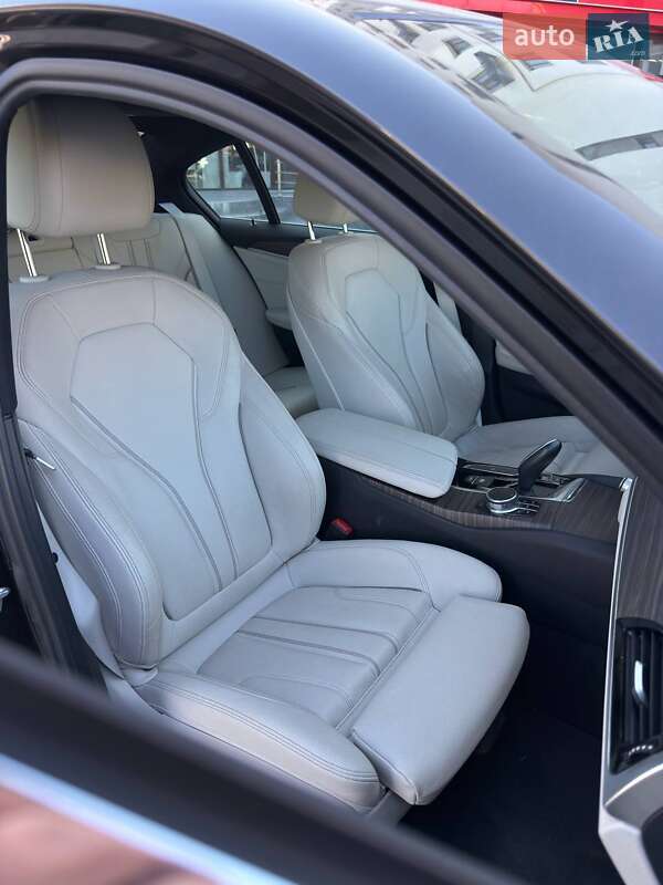 Седан BMW 5 Series 2017 в Черновцах