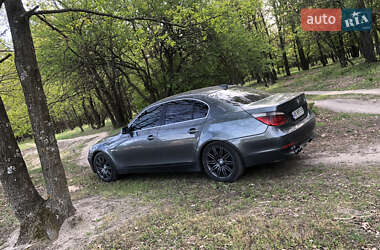 Седан BMW 5 Series 2004 в Турбовом