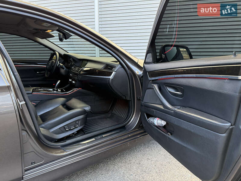 Седан BMW 5 Series 2012 в Рівному