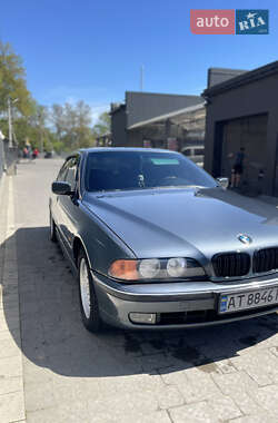 Седан BMW 5 Series 2000 в Угринове