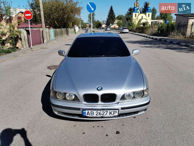 Седан BMW 5 Series 2000 в 