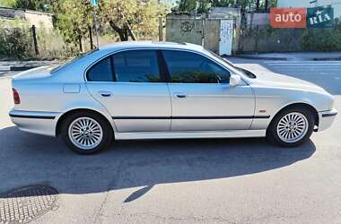 Седан BMW 5 Series 2000 в 