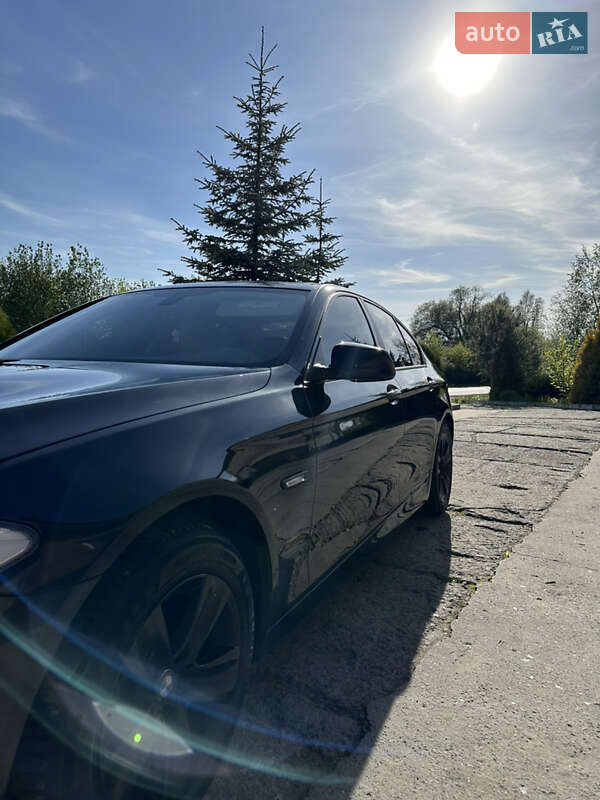 Седан BMW 5 Series 2013 в Львове