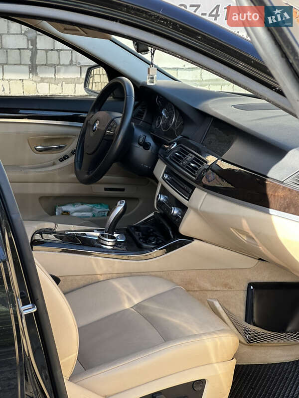 Седан BMW 5 Series 2013 в Львове