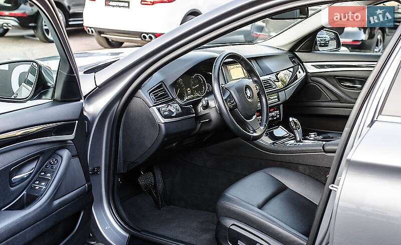 Седан BMW 5 Series 2015 в Житомире