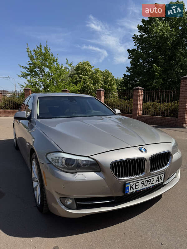 Седан BMW 5 Series 2011 в 