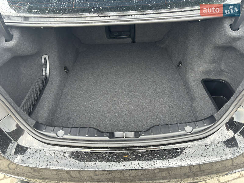 Седан BMW 5 Series 2015 в Львове