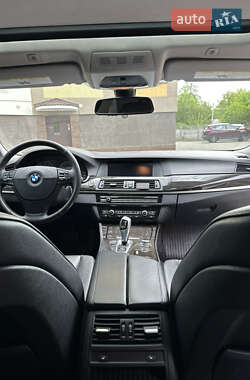 Седан BMW 5 Series 2012 в 