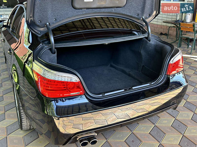 Седан BMW 5 Series 2009 в Новомосковську