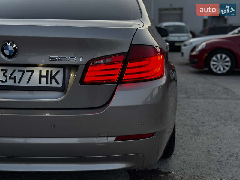 Седан BMW 5 Series 2012 в Житомире