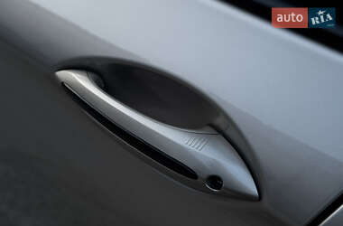 Седан BMW 5 Series 2012 в 