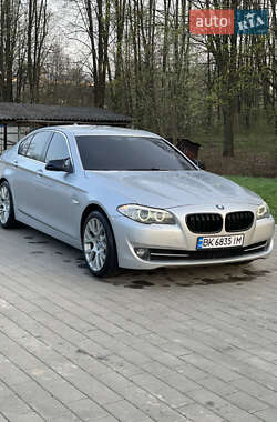 Седан BMW 5 Series 2010 в Долині