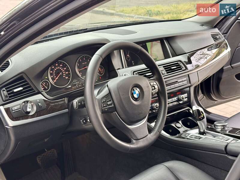 Седан BMW 5 Series 2015 в Днепре