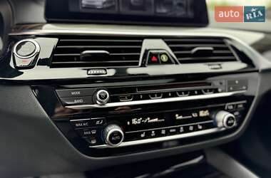 Седан BMW 5 Series 2017 в 