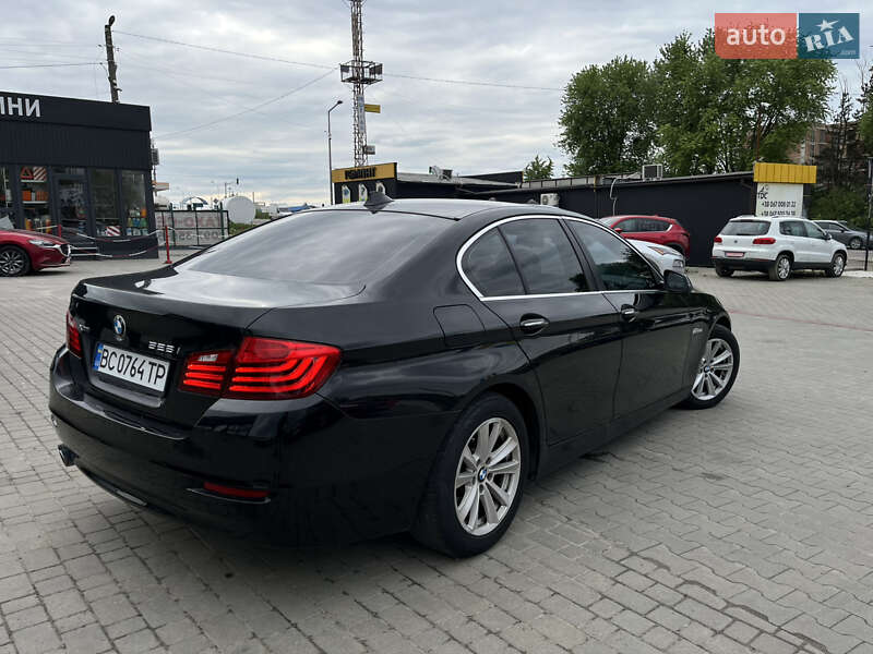 Седан BMW 5 Series 2013 в Львове