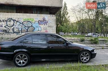 Седан BMW 5 Series 1996 в Киеве