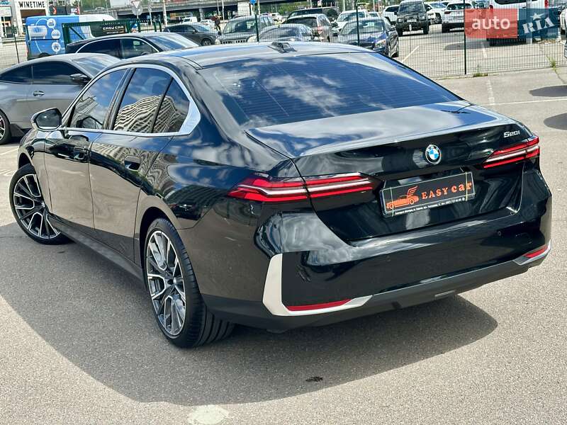 Седан BMW 5 Series 2023 в Киеве