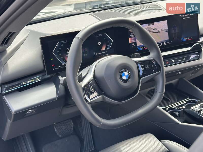 Седан BMW 5 Series 2023 в Киеве