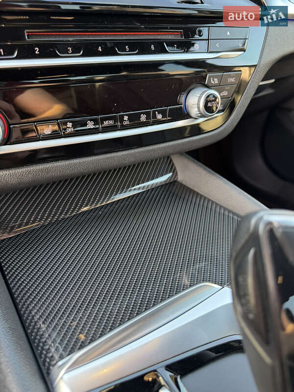 Седан BMW 5 Series 2017 в Львові