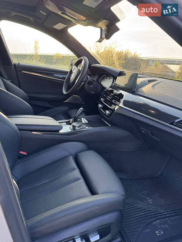 Седан BMW 5 Series 2017 в Львові