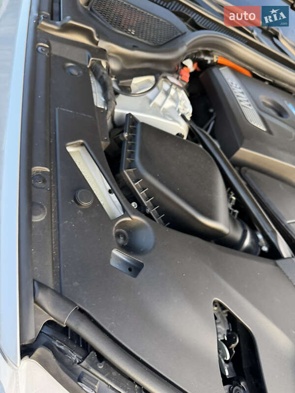 Седан BMW 5 Series 2017 в Львові