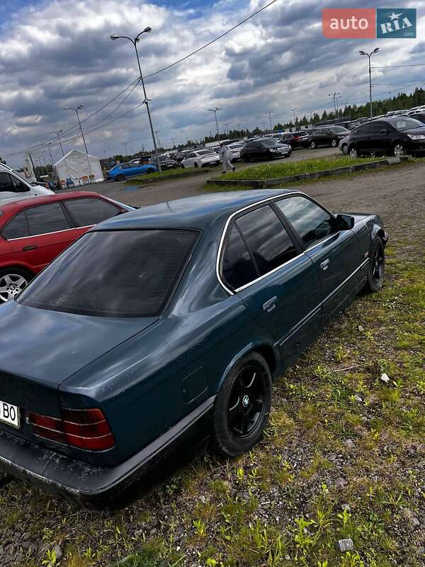 Седан BMW 5 Series 1989 в Львове