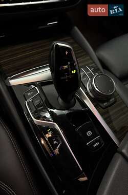 Седан BMW 5 Series 2020 в 