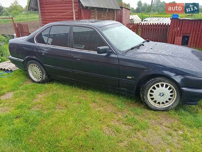 Седан BMW 5 Series 1994 в Вижниці