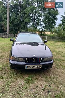 Седан BMW 5 Series 2000 в Новояворовске