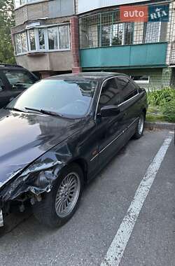 Седан BMW 5 Series 1999 в 