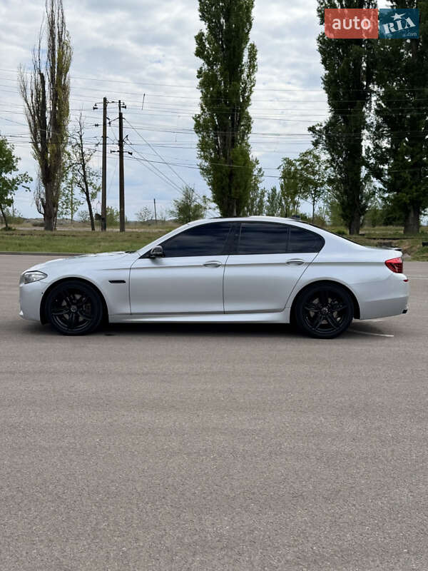 Седан BMW 5 Series 2014 в Покрове