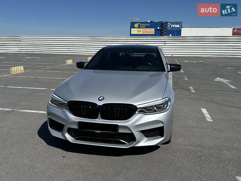 Седан BMW 5 Series 2017 в Львові