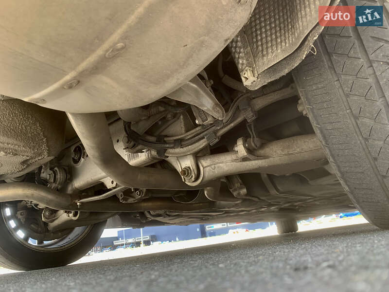 Седан BMW 5 Series 2013 в Днепре