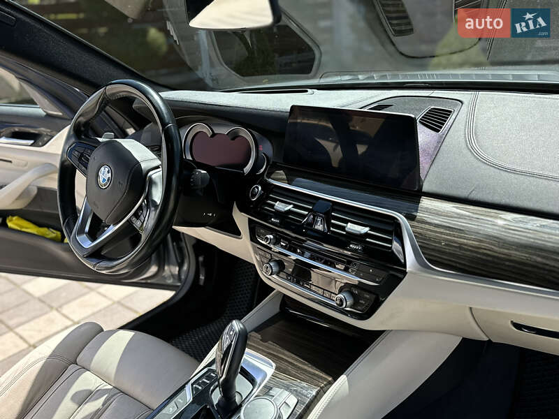 Седан BMW 5 Series 2017 в Стрые фото 43 Седан BMW 5 Series 2017 в Стрые