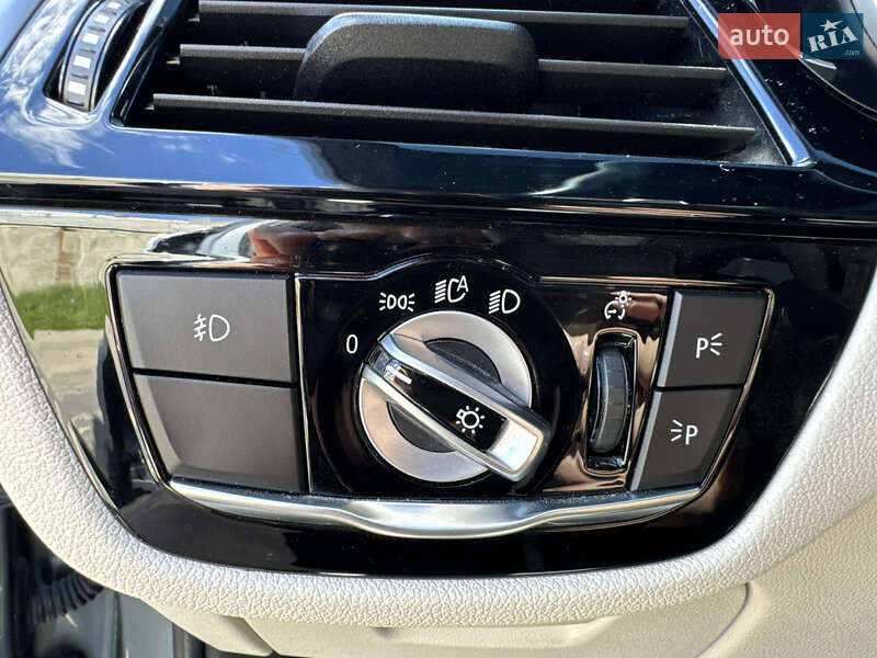 Седан BMW 5 Series 2017 в Стрые фото 48 Седан BMW 5 Series 2017 в Стрые