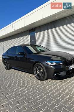 Седан BMW 5 Series 2017 в 