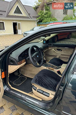 Седан BMW 5 Series 2000 в 