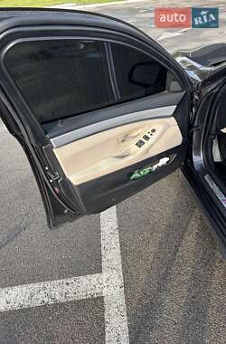 Седан BMW 5 Series 2013 в 