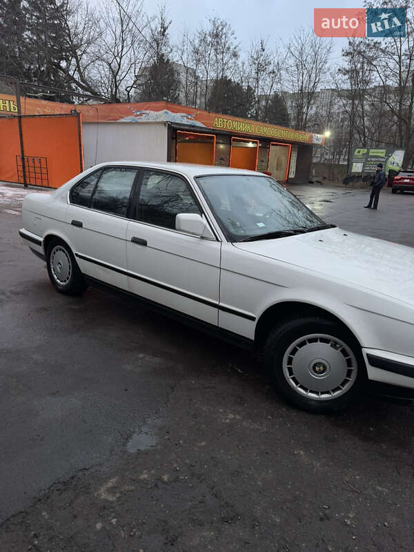 Седан BMW 5 Series 1990 в Черкассах
