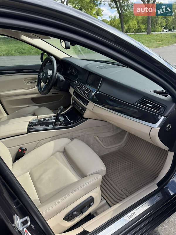 Седан BMW 5 Series 2013 в Вінниці