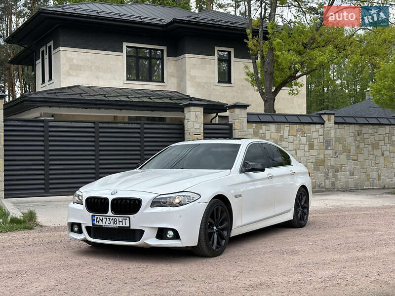 Седан BMW 5 Series 2012 в 