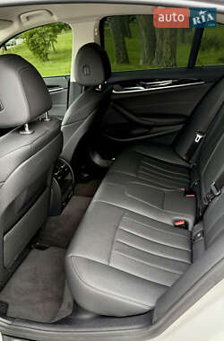 Седан BMW 5 Series 2020 в 