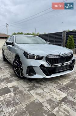 Седан BMW 5 Series 2024 в 