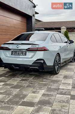 Седан BMW 5 Series 2024 в 