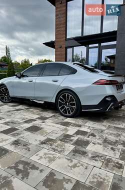 Седан BMW 5 Series 2024 в 