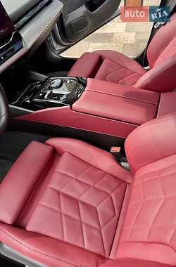 Седан BMW 5 Series 2024 в 