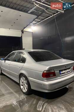 Седан BMW 5 Series 2001 в 