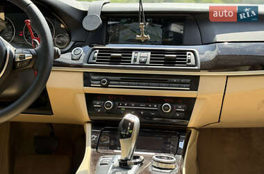 Седан BMW 5 Series 2012 в 